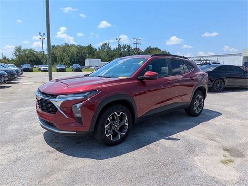Used 2024 Chevrolet Trax LT image 7
