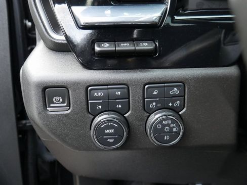 Used 2024 Chevrolet Silverado 2500 High Country w/ High Country Premium Package image 11