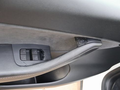 Used 2021 Tesla Model Y Long Range image 22