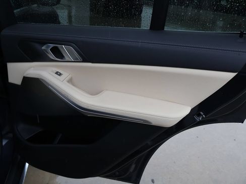 Used 2022 BMW X5 xDrive40i AWD/4WD image 41