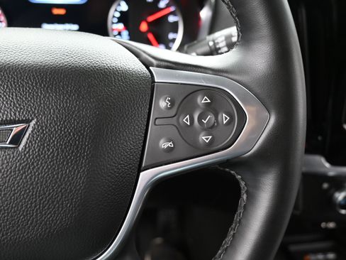 Used 2023 Chevrolet Traverse Premier w/ Redline Edition FWD image 15