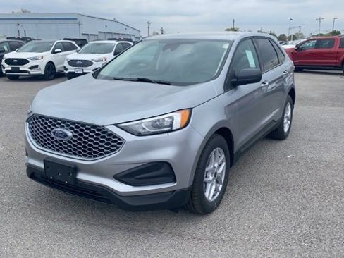 New 2024 Ford Edge SE image 2