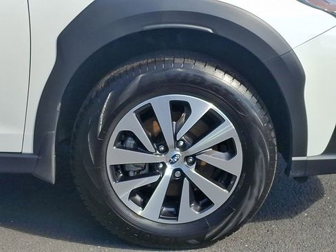 Used 2025 Subaru Outback Premium image 8