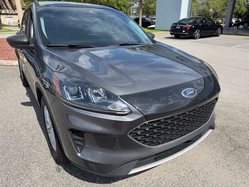 Used 2022 Ford Escape SE w/ Convenience Package FWD image 15