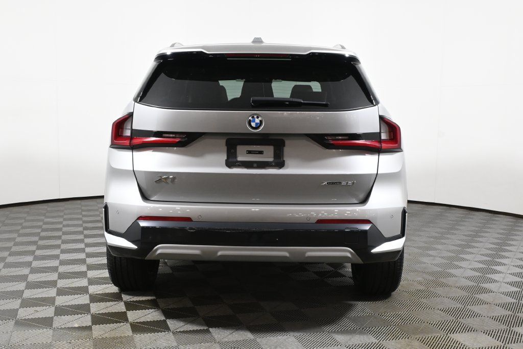 Certified 2025 BMW X1 xDrive28i w/ Technology Package AWD/4WD image 6