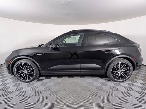 New 2026 Porsche Macan 4 Electric image 2
