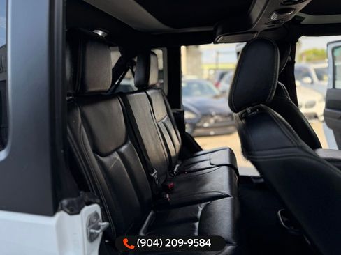 Used 2016 Jeep Wrangler Unlimited Rubicon image 35