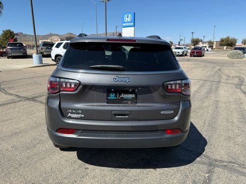 Used 2024 Jeep Compass Latitude image 7