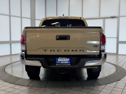 Used 2020 Toyota Tacoma TRD Off-Road AWD/4WD image 7