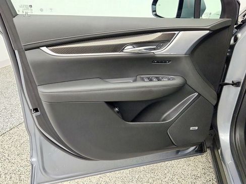 Used 2024 Cadillac XT6 Sport w/ Technology Package AWD/4WD image 11