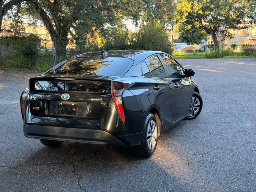 Used 2016 Toyota Prius Four w/ Advanced Technology Package FWD image 5