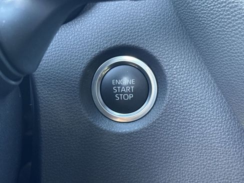 Certified 2025 Toyota Corolla SE image 25