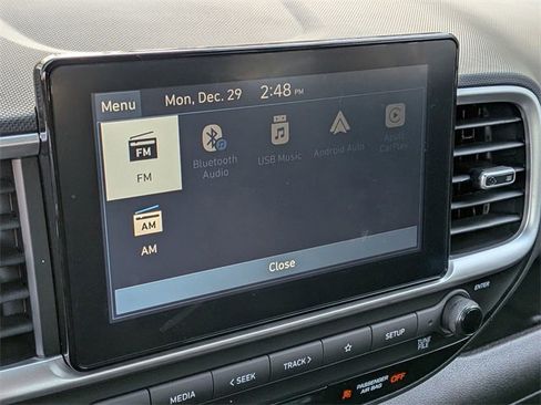 Used 2025 Hyundai Venue SEL image 21