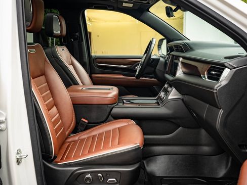Used 2024 GMC Yukon Denali Ultimate image 23