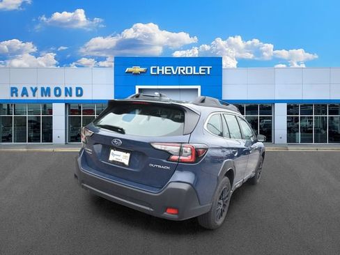 Used 2025 Subaru Outback AWD/4WD image 3