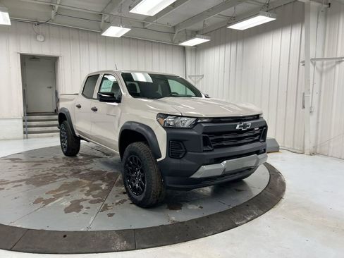 New 2026 Chevrolet Colorado Trail Boss AWD/4WD image 2
