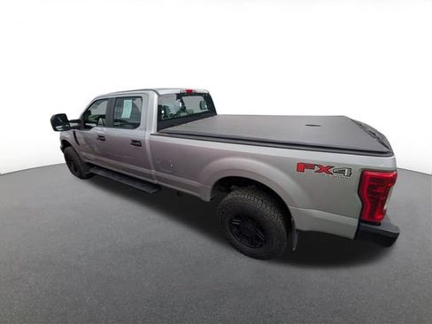 Used 2017 Ford F250 XL AWD/4WD image 2