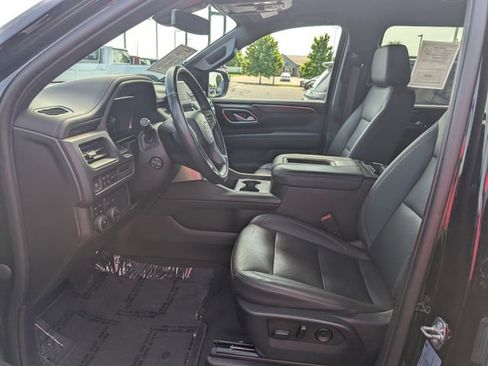 Used 2022 Chevrolet Suburban LT w/ Luxury Package AWD/4WD image 13