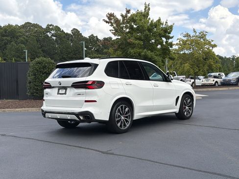 Used 2024 BMW X5 xDrive40i w/ M Sport Package AWD/4WD image 3