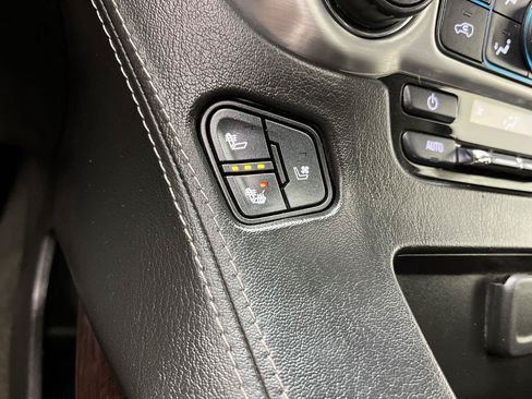 Used 2018 GMC Yukon XL SLT w/ Open Road Package AWD/4WD image 26