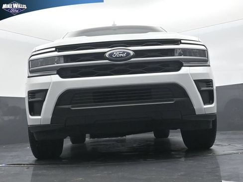Used 2024 Ford Expedition XLT RWD image 18