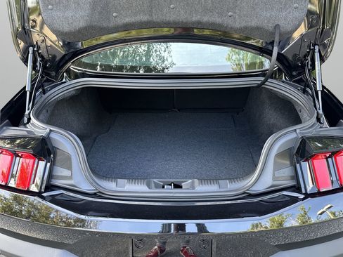 Used 2025 Ford Mustang GT RWD image 39