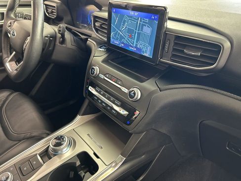 Used 2020 Ford Explorer ST image 32