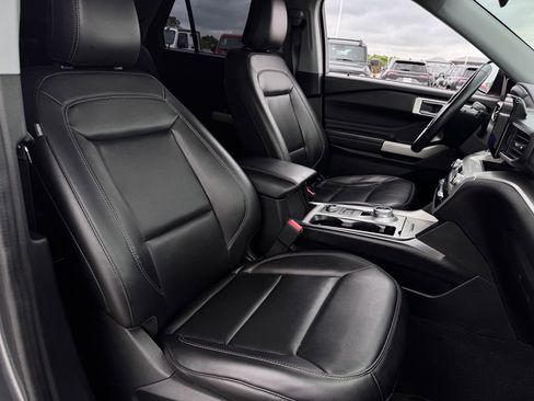 Used 2022 Ford Explorer XLT w/ Equipment Group 202A image 27