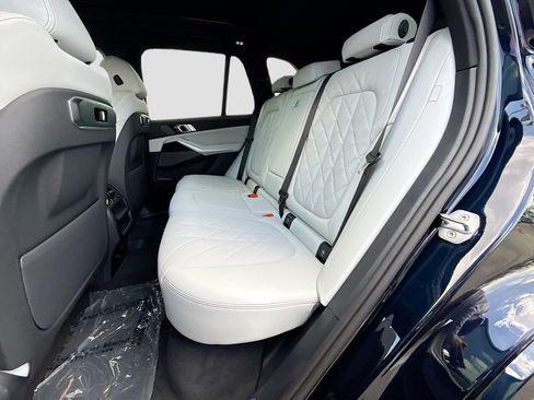 New 2026 BMW X5 xDrive40i w/ M Sport Package AWD/4WD image 21