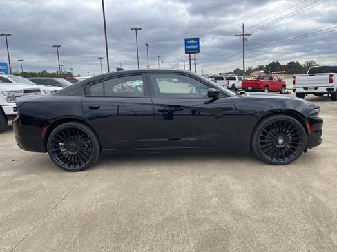 Used 2023 Dodge Charger SXT image 3