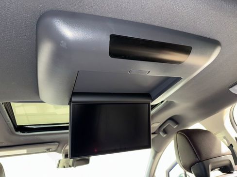 Certified 2023 Toyota Sienna Platinum image 22