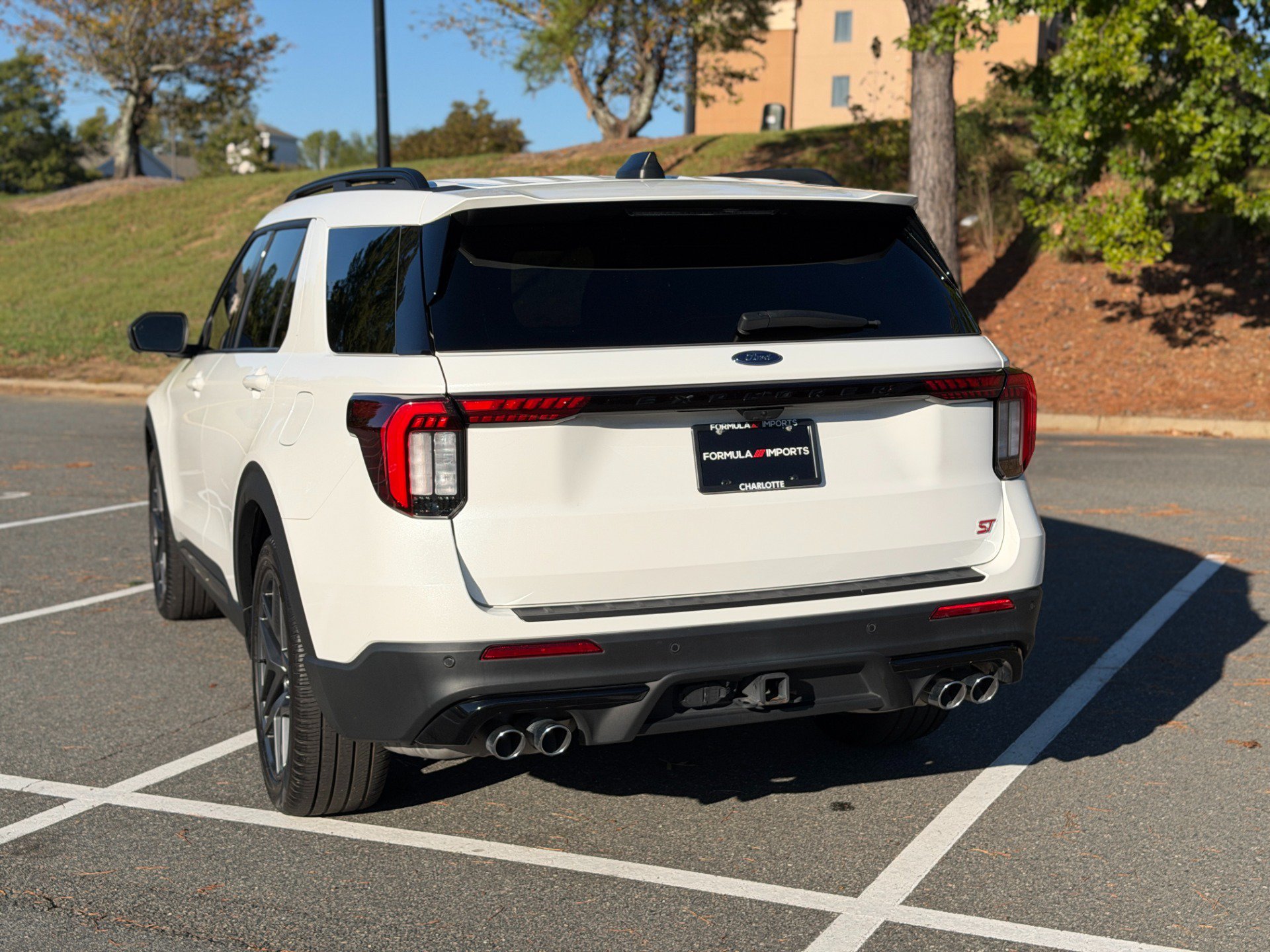 Used 2025 Ford Explorer ST AWD/4WD image 9