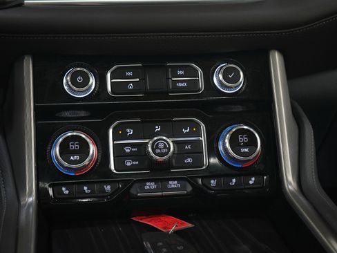 Used 2021 GMC Yukon Denali w/ Denali Premium Package image 21