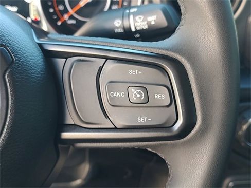 Certified 2023 Jeep Gladiator Sport image 25