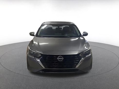 Used 2025 Nissan Sentra SV image 4