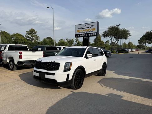 Used 2022 Kia Telluride EX w/ EX Premium Package AWD/4WD image 3