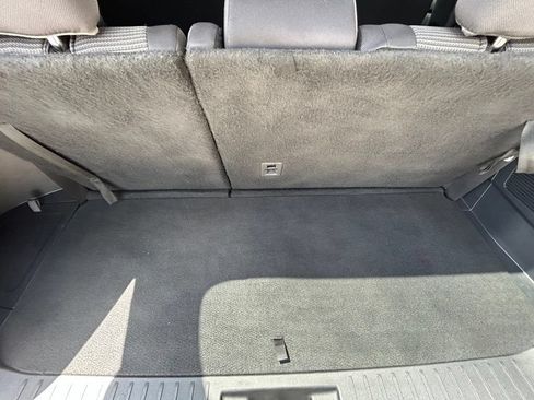 Used 2024 Toyota Highlander LE FWD image 37