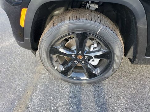 Used 2024 Jeep Grand Cherokee Limited w/ Black Appearance Package image 9