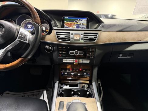 Used 2014 Mercedes-Benz E 350 Sedan image 25