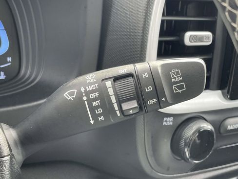 Certified 2024 Hyundai Venue Limited image 12