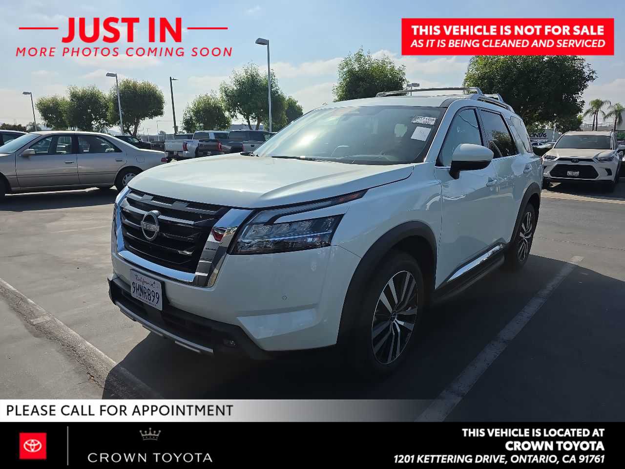 Used 2023 Nissan Pathfinder Platinum w/ Lighting Package (N93) FWD image 1
