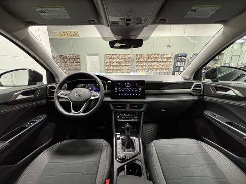 New 2025 Volkswagen Taos SE image 16