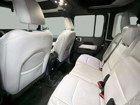 Used 2021 Jeep Wrangler Unlimited Sahara image 21
