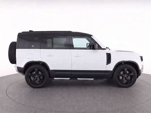 Used 2023 Land Rover Defender 130 SE AWD/4WD image 4