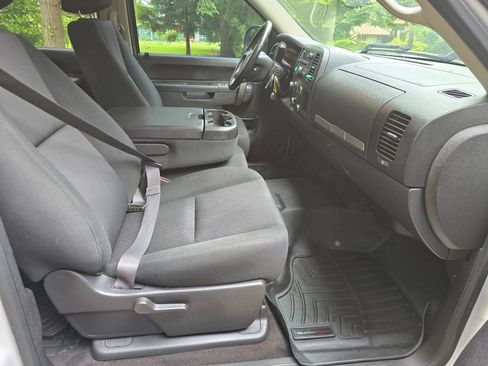 Used 2013 Chevrolet Silverado 1500 LT AWD/4WD image 13