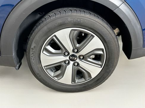 Used 2018 Kia Niro LX FWD image 11