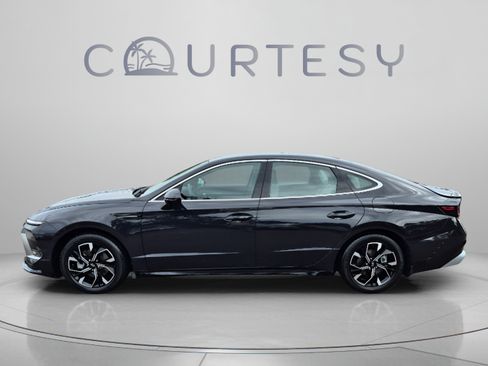 Used 2024 Hyundai Sonata SEL FWD image 2