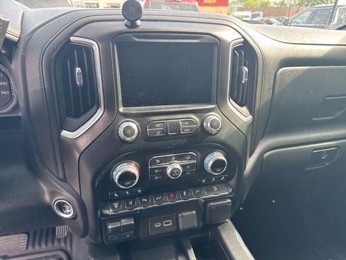 Used 2022 GMC Sierra 2500 AT4 w/ AT4 Premium Plus Package AWD/4WD image 11