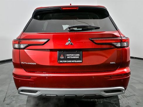 Used 2024 Mitsubishi Outlander SEL image 10