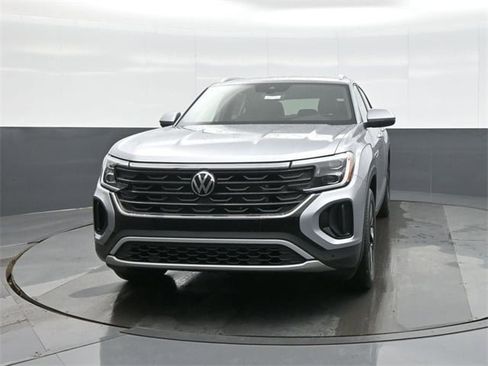 New 2026 Volkswagen Atlas Cross Sport SE image 2